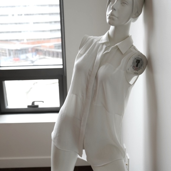 THEORY Sleeveless Button Front Blouse - White - Size Small - Picture 1 of 10